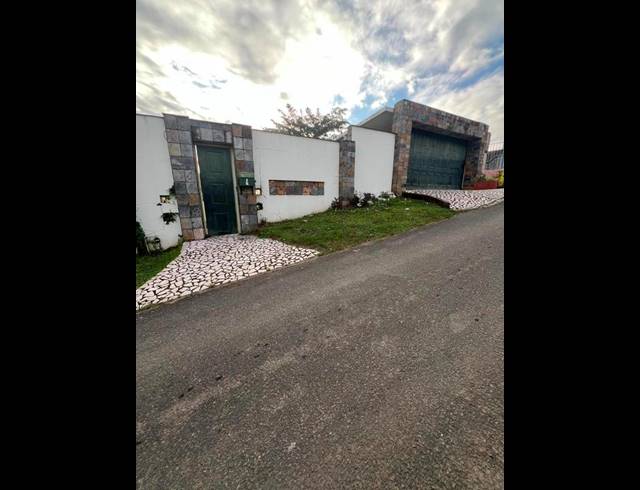 4 BEDROOM HOUSE FOR SALE IN NEWLANDS EAST